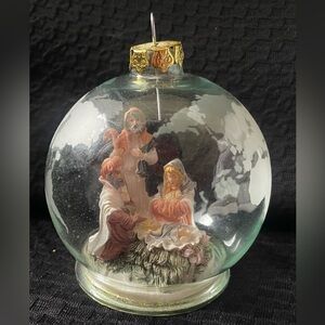 Vintage House of Lloyd Christmas Around the World Nativity Glass Ornament
